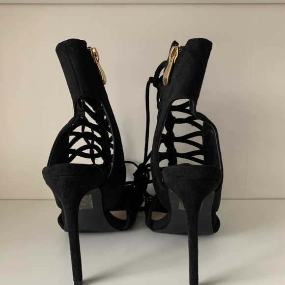 Black strappy high heels - Picture 2 of 4